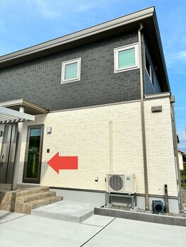 サロン テン(salon TEN)/手前の扉が入り口です