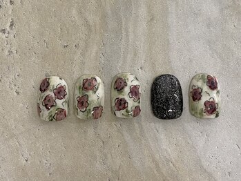 ニュアンスネイル　花柄ネイル