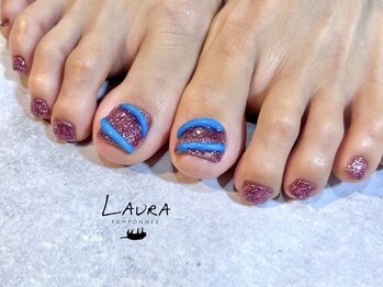 ローラポンポニー(Laura pomponnee)の写真/同時施術が可能！いつもと変わらないお時間で！感度の高い大人に向けたフットネイルをご提案！