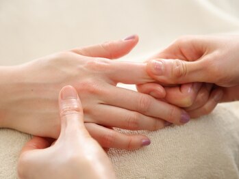 モミノキ(MOMINOKI)/ハンドトリートメント/反射療法