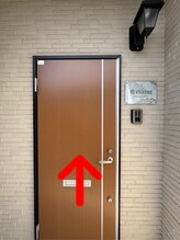 ユルム(rumu)/ドア横に癒rumu表札があります