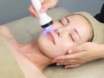 アズール(AZUL)の写真/最新器具で取りきれなかった毛穴汚れを手技で丁寧に取り除いていきます♪tete式毛穴洗浄で毛穴レスな肌に!