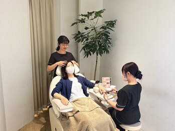 フィックスバー(FIX BAR)の写真/大人女性の隠れ家◎ネイルもスパも個室で満喫♪リクライニングチェアで至福のひとときを。