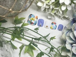 大胆なフラワーで大人なフット