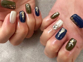 エムスラッシュ ネイル センター北店(M.SLASH)/カーキ×ネイビー お洒落カラー
