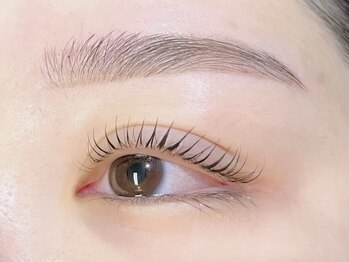 アディクト(ADDICT)の写真/【納得の高技術×抜群のキープ力】で大人可愛いナチュラルなお目元へ♪なりたい理想的な仕上がりを追求!