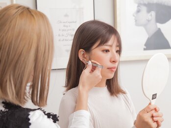 アイラッシュサロン ウェリナ 名古屋(Welina)の写真/【耳つぼジュエリー】自律神経を整え全身の不調を改善！ファインセラミックの耳つぼで金属に敏感な方にも◎