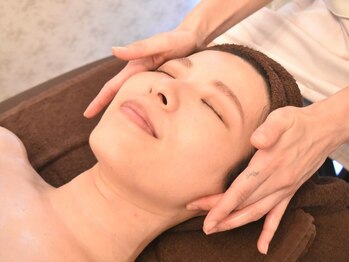 レイ(REI)の写真/大人のエイジング・毛穴・ニキビケアもお任せください！ゆるんだ輪郭をシュッと引き締めたるみ改善★