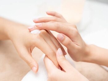 ファン ネイルサロン スクール(Fun)の写真/年齢がでやすい指先から“潤い”をまとう。乾燥する季節に、しっとり育てる保湿ケアセット60分¥5500★