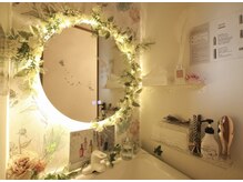 完全個室なのでお部屋でお直し可能。洗面台もご用意しております