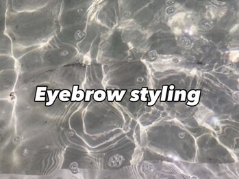 アイラッシュリリーマカナ(EYELASH LI'ILI'IMAKANA)/アイブロウスタイリング