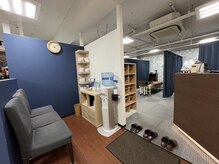 げんき堂鍼灸整骨院 ゲンキプラス 仙台駅前イービーンズ(GENKIPlus)の雰囲気（待合室♪予約前でも座って待てます！受付で次回予約可能です！）