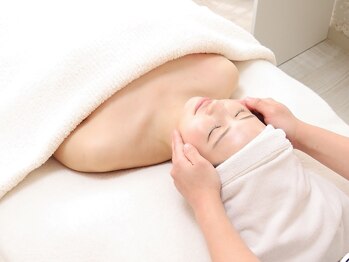 エレナ 渋谷店(ELENA)の写真/《エレナ式小顔矯正》芸能人/モデル多数ご来店注目サロン!トータルフェイシャルコース90分¥16,800→¥14,800