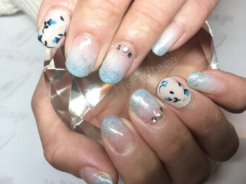 ネイルケアサロンエルミタージュ/小花柄が可愛い♪