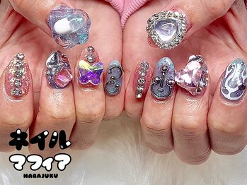 ネイルマフィア 原宿(NAIL MAFIA)/キラキラパーツ盛りネイル