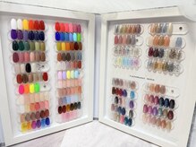 ルピナス ヒサヤ(nail LUPINUS hisaya)の雰囲気（大人気のマグネットジェルも豊富なカラーをご用意しております☆）