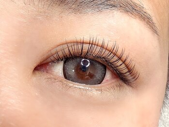 エニュイ 豊中(enuit)の写真/大人の目元に、上品な美しさを。