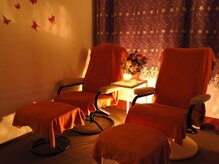 気楽 アロマリンパオイル もみほぐし 栄店/【内観】足裏マッサージチェアー