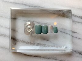 ミラーとカーキでクールに♪