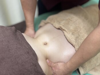 すずらん接骨院の写真/「温活×引き締めのWアプローチ」ヘソ肉撃退で軽やかボディ宣言！血流改善＋EMSでからだ目覚める☆