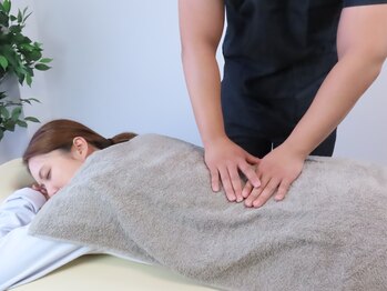 Root整体院【首・肩こり/腰痛/根本改善】の写真/お仕事・家事中の嫌な腰痛を撃退！腰痛の原因を身体の使い方から根本改善！【腰痛整体3,600円】