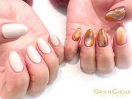シンプルちぐはぐネイル