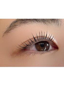 ナチュラル上品な目元にしたい