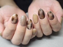 マニル アンド ネトラ(manil & netola)/白べっこうネイル