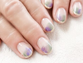 リリー(Lilly)/塗りかけニュアンスネイル