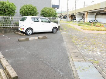 エナジーサロン アカリ(燿)/駐車場(正面)