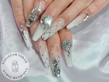 ネイルズガッシュトウキョウ 横浜西口店(NAILsGUSH TOKYO)/キルティング/Vカット/ラメグラ