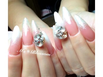 ネイルサロンアンドスクールエムズブロッサム(Nailsalon & school M's Blossom)/スカルプアート込コース