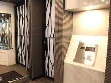 眠りの森/ビル入口