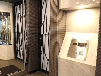 眠りの森/ビル入口