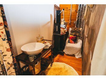 ミルラ(MYRRH)/ホワイトニングスペース