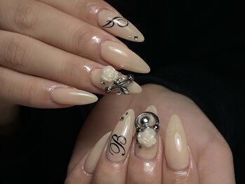 ソルナ(SoLuna)/おまかせピアスネイル