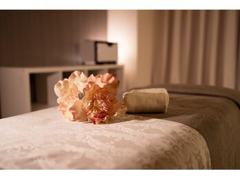 サロン ムーン(salon Moon)の写真/《完全個室×女性専用サロン》周りの目を気にせずゆったりと癒される、全身の極上リラク時間を