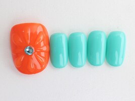 夏カラーのフットネイル。。