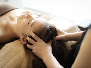 ウィズルーチェ つくばみどりの店(with luce)の写真/二重あごやお顔のたるみが気になる方に◎小顔矯正&ハイパーナイフで脂肪を燃焼！スッキリV字フェイスに★