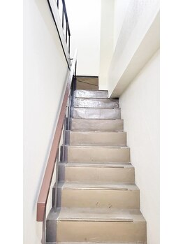 チェロブルー(Cielo Blu)/3階へ上がる階段