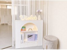 アイラッシュサロン ヴァイオレット(Violet)の雰囲気（白を基調とした落ち着きのあるプライベートサロン♪）