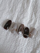 ミテソロ(mi tesoro)/2024年11月定額ネイル 7700