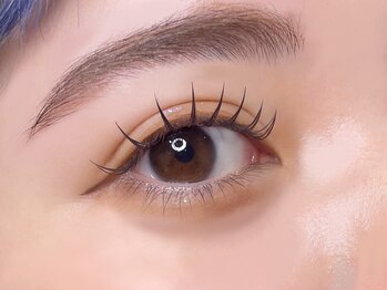 ミミ スリーシーズ 谷四店(mimi. 3C's)の写真/ナチュラルなブラウンカラーでふんわり抜け感UP◎目元の印象を変えたい方におすすめです♪