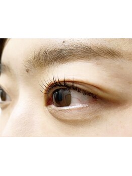 ナチュラル上品な目元にしたい