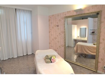 キュアーズ トータルビューティーサロン(CURES)/ゆったり過ごせる完全個室