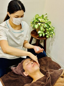 マ シアロン/クリスティーナフェイシャル