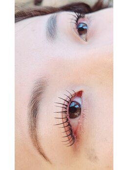 コア(Koa)/眉waxで引き立つまつげ