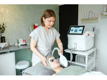 センシズ(Senses)の写真/【白玉肌育成】内側から発光する、陶器のような白玉肌へ。くすみを一掃し、自分史上最高の透明感を！