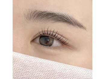 エクラ(E’crat)の写真/ナチュラル派におすすめ◎あなただけの似合わせデザインをご提案し、上品な目元へ導きます♪