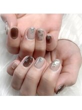 モモ(Momo)/ニュアンスネイル